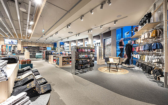 Bründl Sports: AreitXpress shop in Zell am See reopens with REGUPOL everroll alpine winter sports flooring